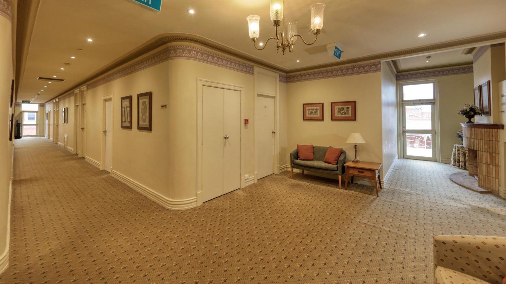 Royal Exchange Hotel Броукън Хил Екстериор снимка