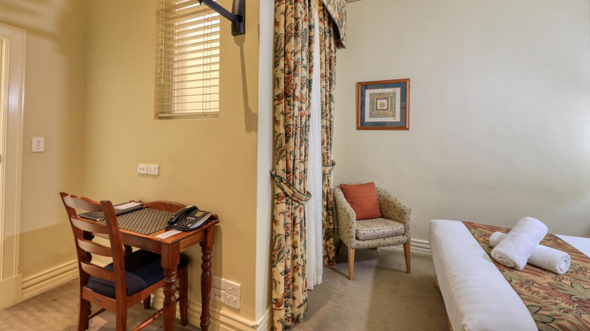 Royal Exchange Hotel Броукън Хил Екстериор снимка